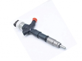 Common Rail Diesel Injector 23670-30400 for Toyota Land Cruiser 1KD-FTV Euro V. Hilux 2KD-FTV Euro IV.
